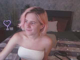 Live sex webcam photo for StaceyDi #240502838