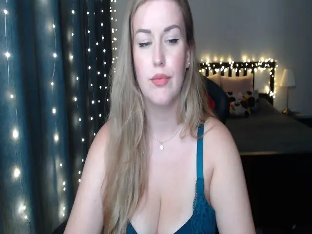 Live sex webcam photo for Afrodite_4U #262783003