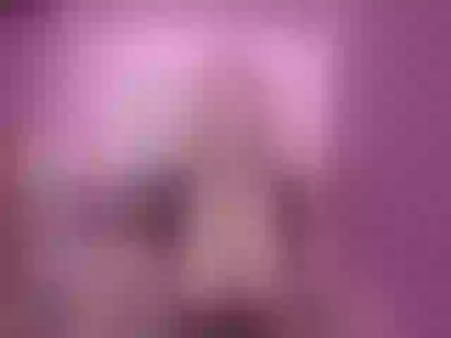 Live sex webcam photo for PtiMermaid #255254089