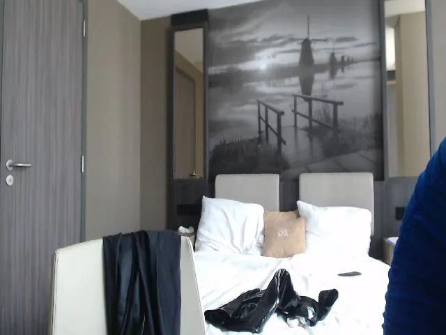 Live sex webcam photo for SoniaBlake #255610941