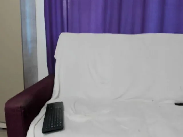 Live sex webcam photo for Ellyablondee #256950513