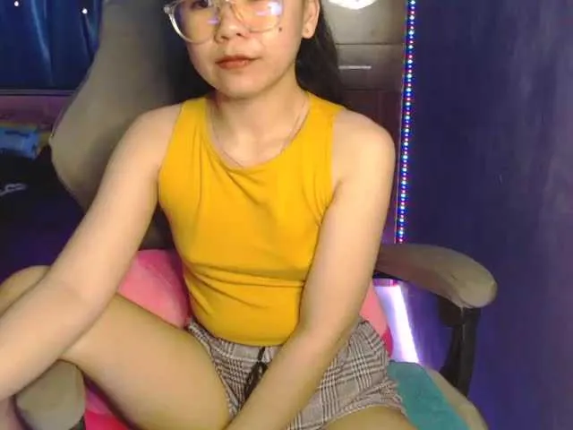 Live sex webcam photo for SassyGiirl #240923481