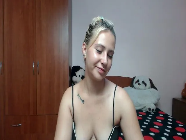 Live sex webcam photo for Tweetyboom #256126454