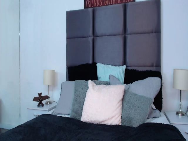 Live sex webcam photo for Victoria_Coll #256155085