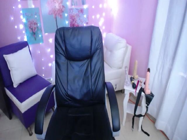 Live sex webcam photo for Lunita_start #257814918