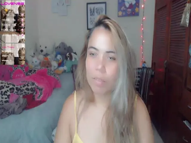 Live sex webcam photo for Meganhill_ #258399212