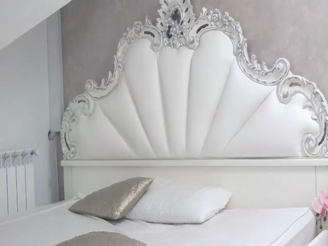 Live sex webcam photo for SoffyyHot #261680698