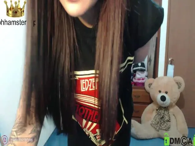 Live sex webcam photo for Miahot21 #264672917