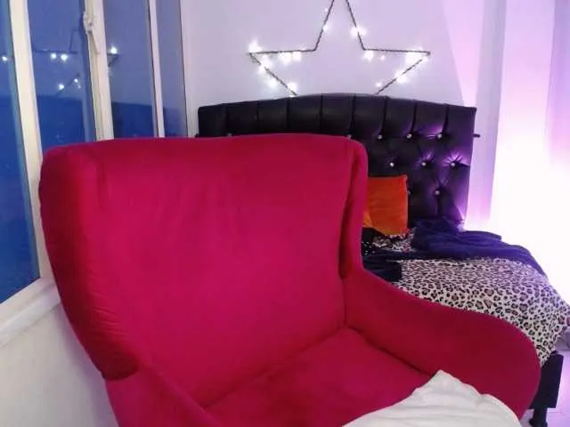 Live sex webcam photo for goddesstepha #243565591