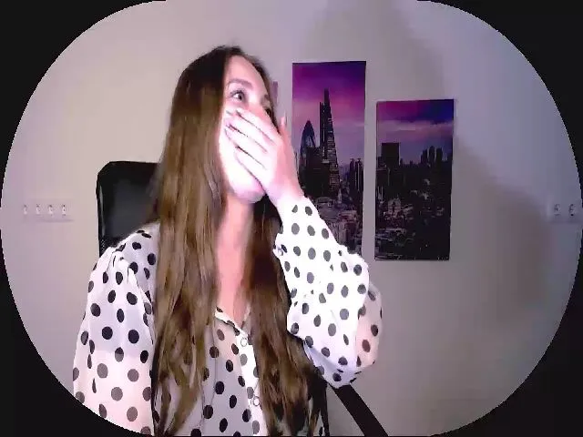 Live sex webcam photo for MollyMey #263365844