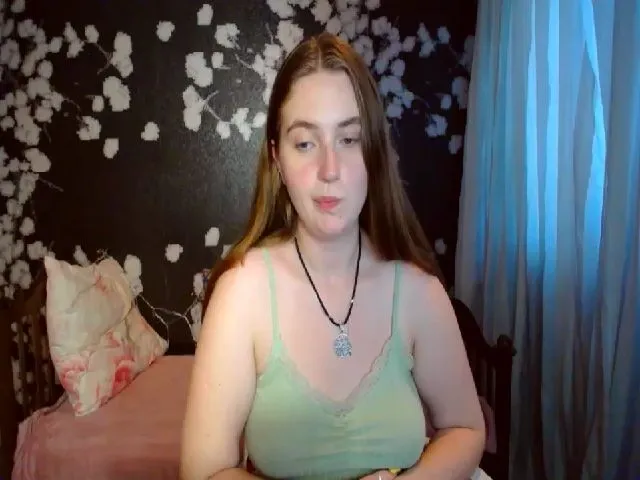 Live sex webcam photo for NikkySonge #253831071