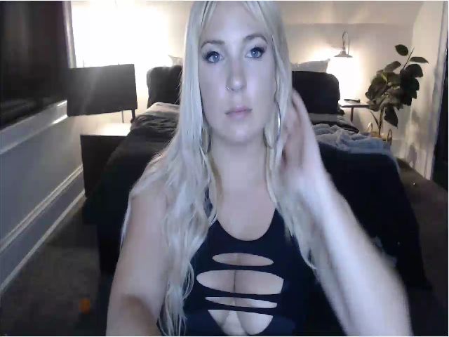 Live sex webcam photo for GoddessScarx #254015409