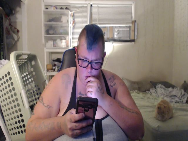 Live sex webcam photo for PunkChick420 #257470207