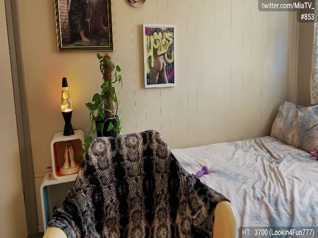 Live sex webcam photo for miatv #257973044