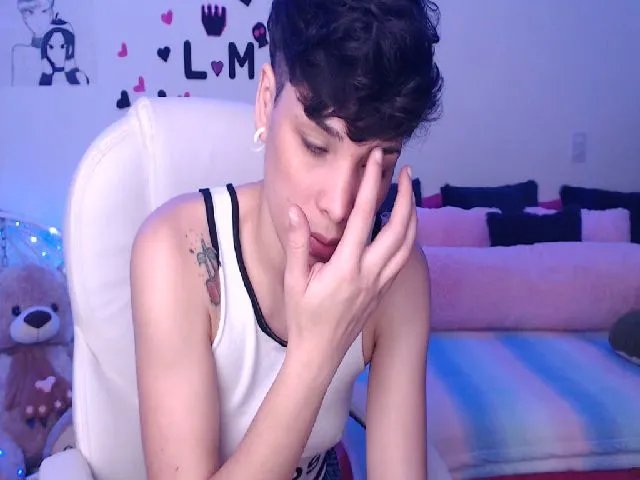 Live sex webcam photo for Laura_R23 #262167836