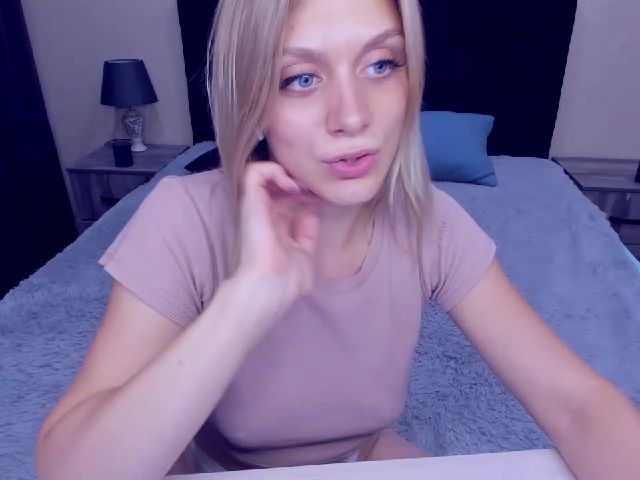 Live sex webcam photo for MeganKind #255660697