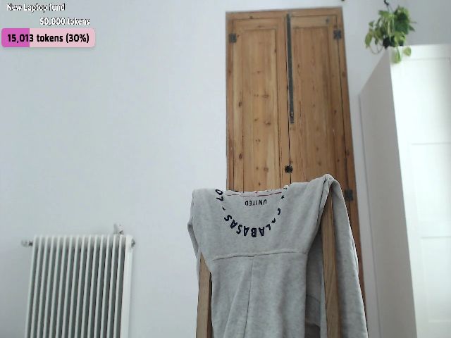 Live sex webcam photo for LolasPie #263677454