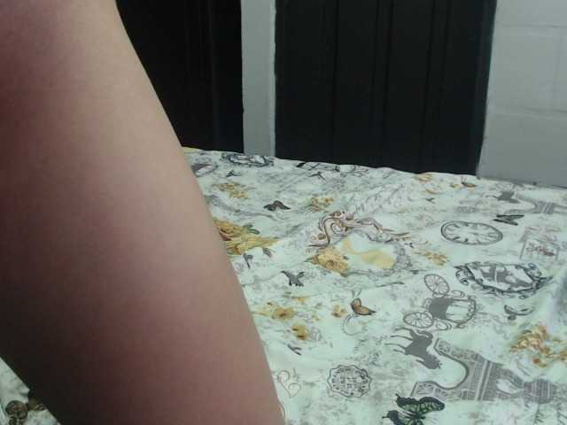 Live sex webcam photo for zoe-barnet #241707926