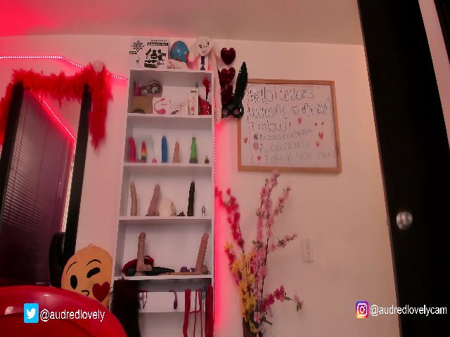 Live sex webcam photo for Audredlovely #262503566