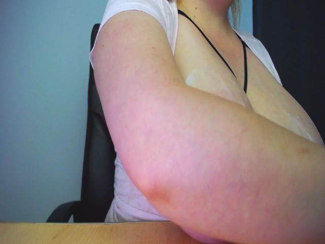 Live sex webcam photo for Clara4Love #253800982