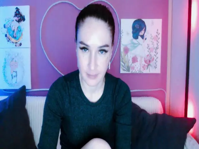 Live sex webcam photo for Lilly_Shine #253321580