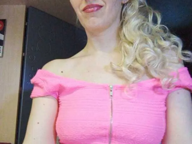 Live sex webcam photo for VIPGERL99 #241250961