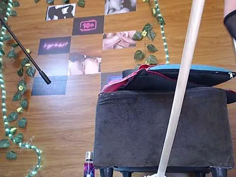 Live sex webcam photo for alanah305 #245058114