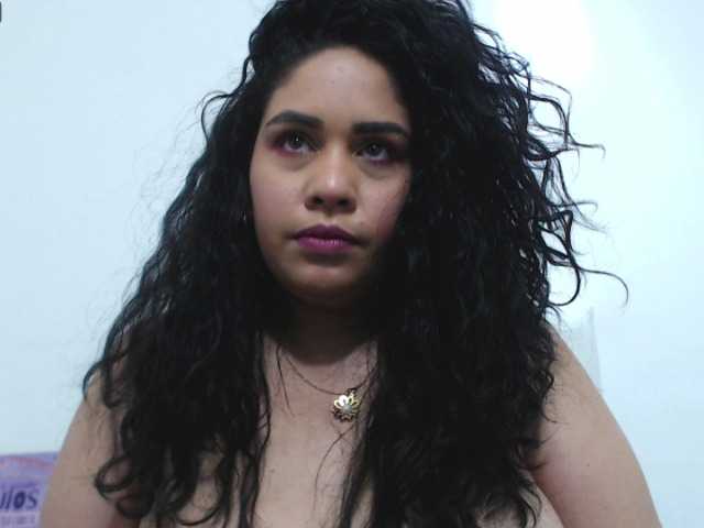 Live sex webcam photo for isabella-smit #255559456