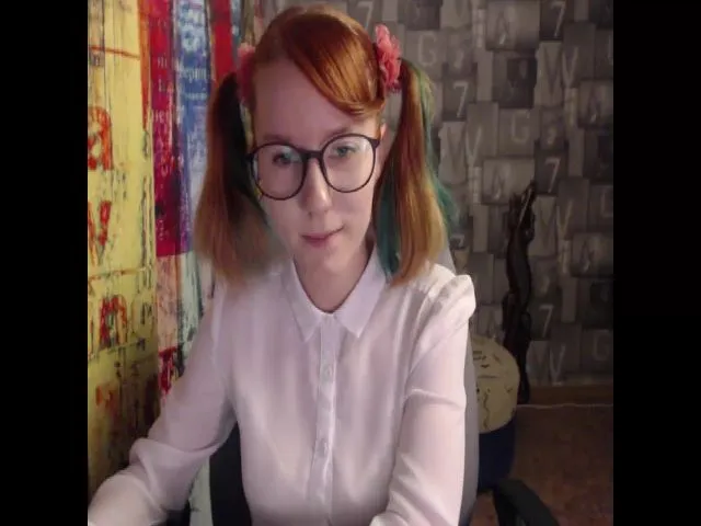 Live sex webcam photo for NikiFoks18 #264037085