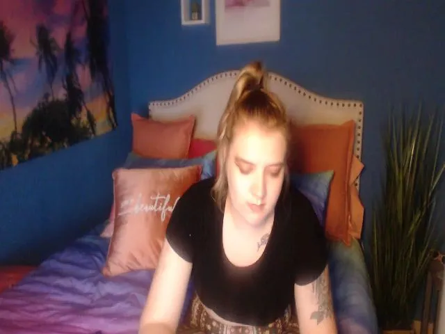 Live sex webcam photo for SnowWhiteXxxx #260156172