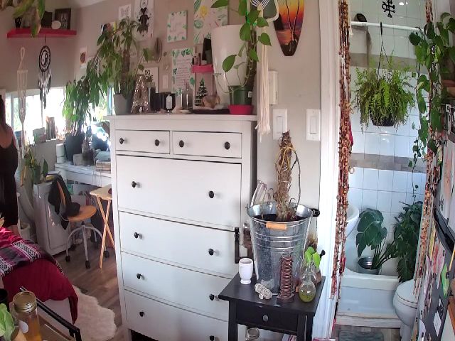 Live sex webcam photo for Sexylexi211 #259561552