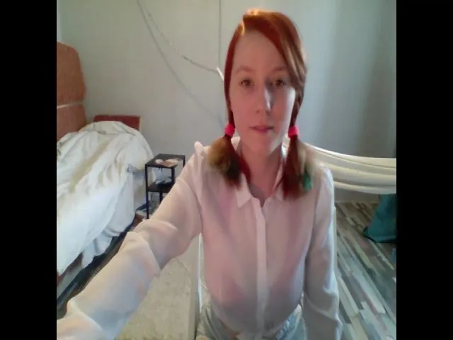 Live sex webcam photo for NikiFoks18 #252439214