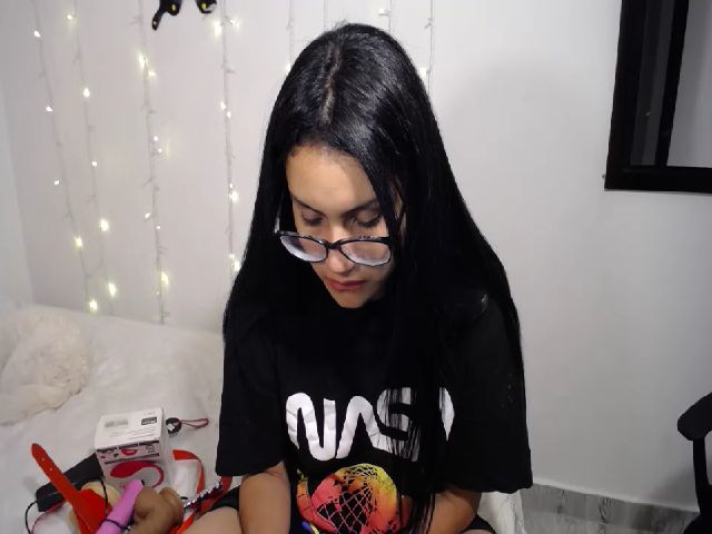 Live sex webcam photo for ANNPARDO #258478120