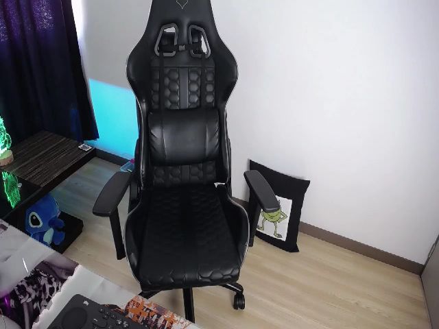 Live sex webcam photo for BiancaMiller #264975695