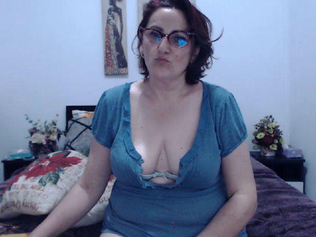 Live sex webcam photo for Elssye #263579200