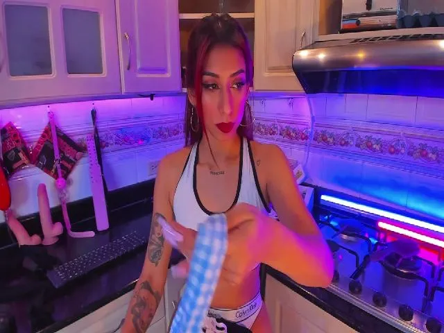 Live sex webcam photo for CandyLaw_ #255138030