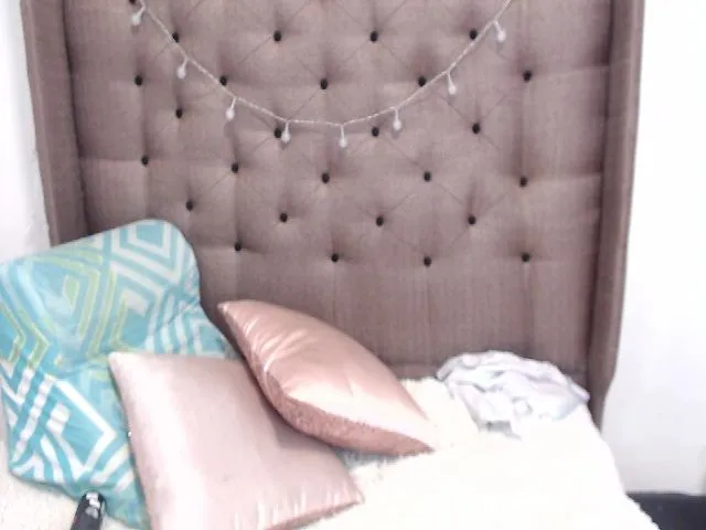 Live sex webcam photo for GreenBlondie #259513621