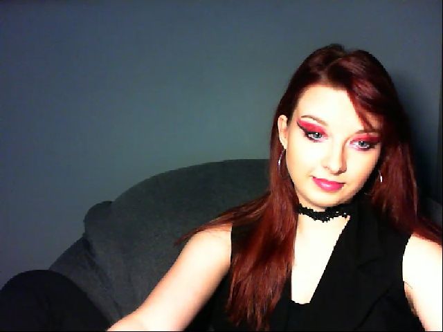 Live sex webcam photo for VirginLuna18 #260791707