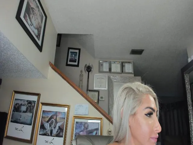 Live sex webcam photo for ADRIANA_FOX #264617722