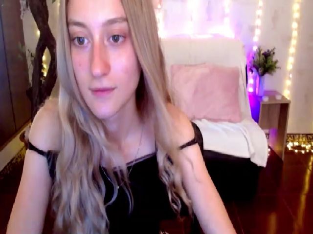 Live sex webcam photo for LinaRum__ #254055179