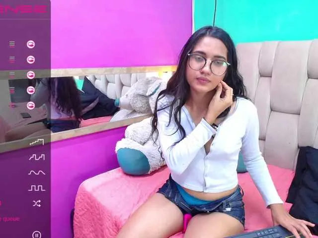 Live sex webcam photo for Honey-cutte #254866837