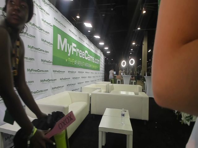 Live sex webcam photo for Selerah #254665085