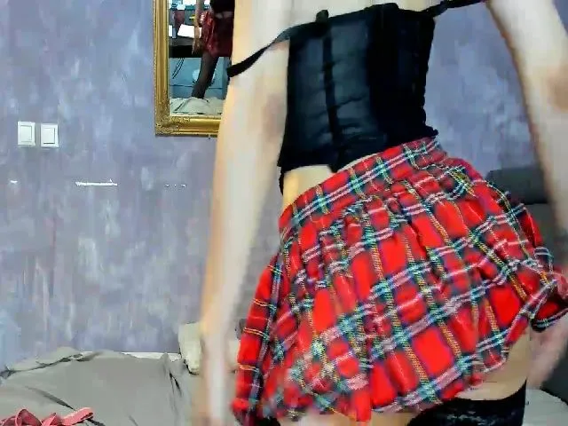 Live sex webcam photo for RubyFlame3 #256093692