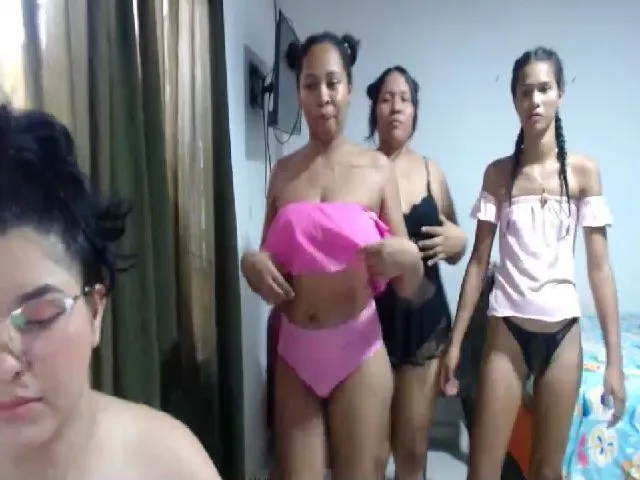 Live sex webcam photo for skinny_girl01 #265583788