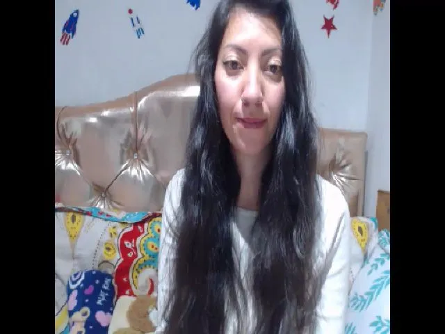 Live sex webcam photo for Kaymilf #252651769