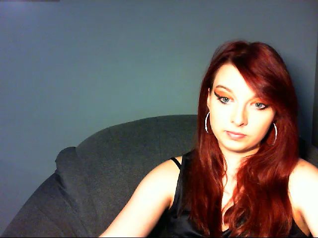 Live sex webcam photo for VirginLuna18 #263182862