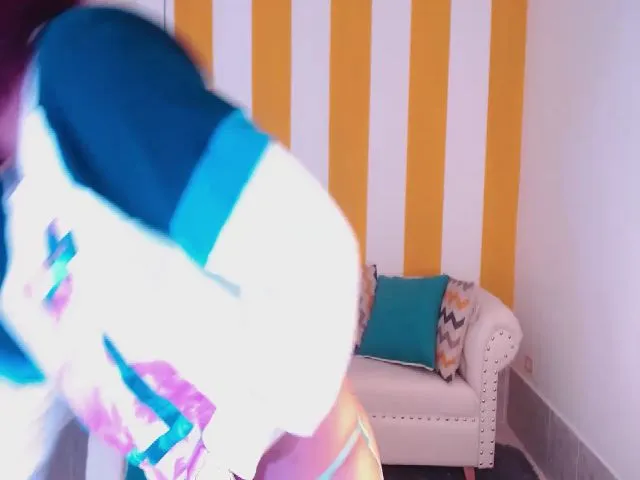 Live sex webcam photo for Julietacollin #255602559