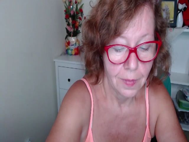 Live sex webcam photo for Adele_69 #263033930