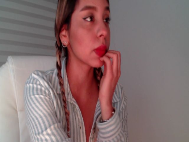 Live sex webcam photo for angelalovers #261087309