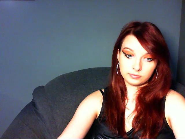 Live sex webcam photo for VirginLuna18 #263173560